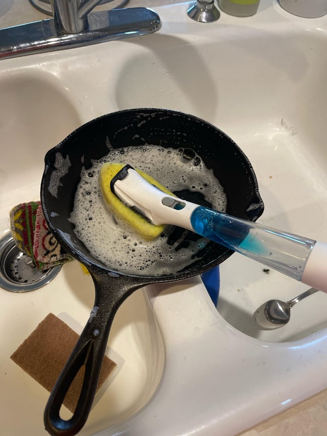How to Clean Cast Iron Cookware Without Soap